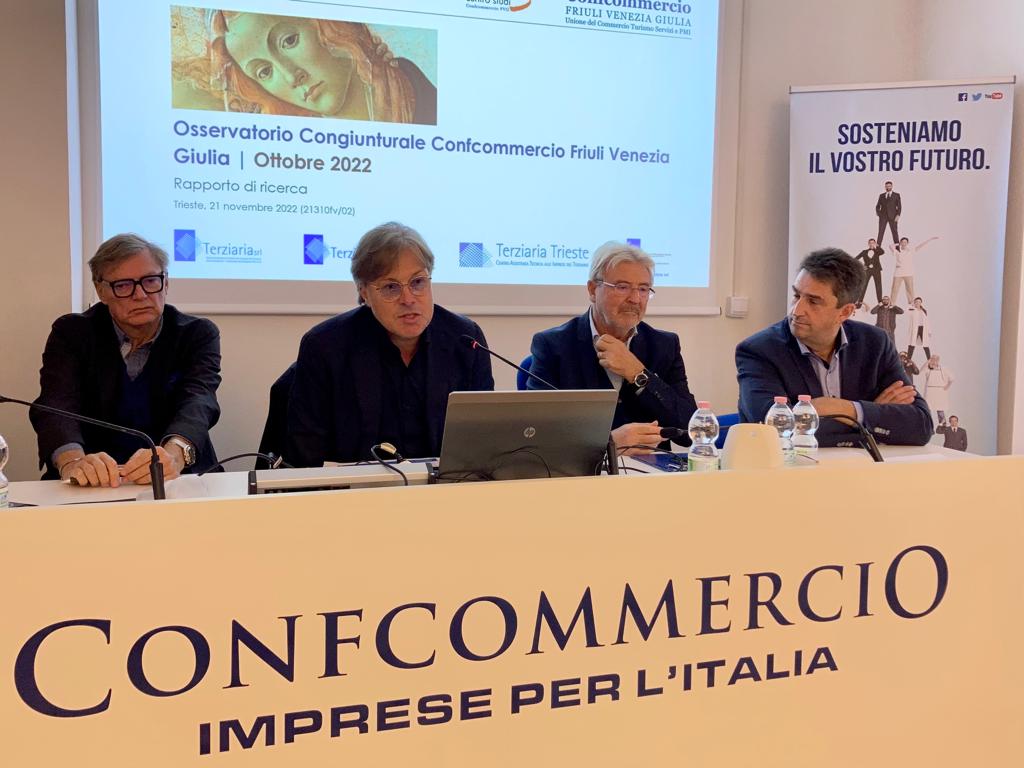 Al momento stai visualizzando PORDENONE: CONFCOMMERCIO 80 ANNI DI STORIA IL SINDACO CELEBRA LE IMPRESE LOCALI